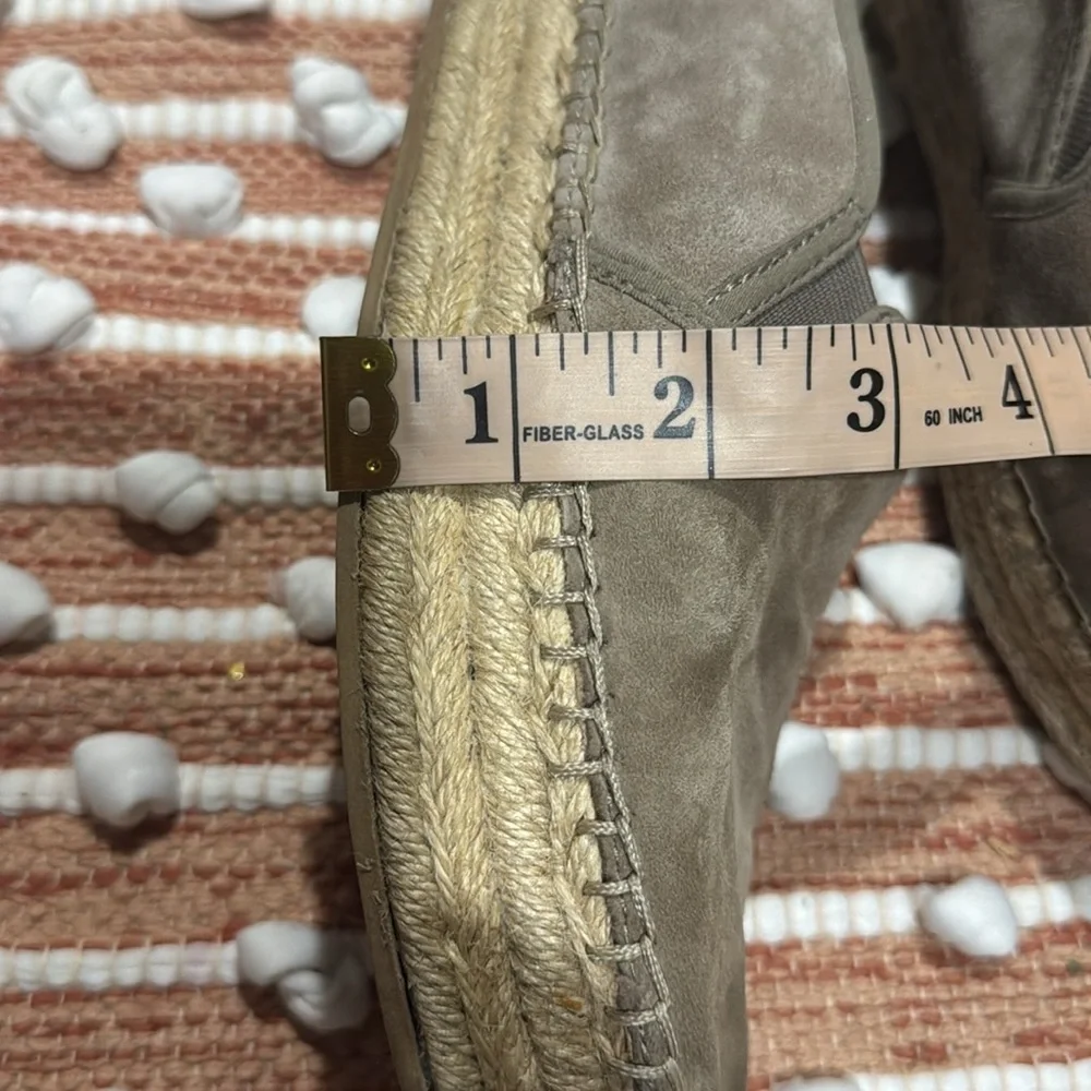 Sam Edelman Carrin Tan Slip-On 1 inch Stitched Espadrilles- Size 7.5